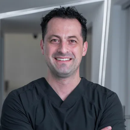 Dr. Hector Saldivar, endodontist in Tijuana